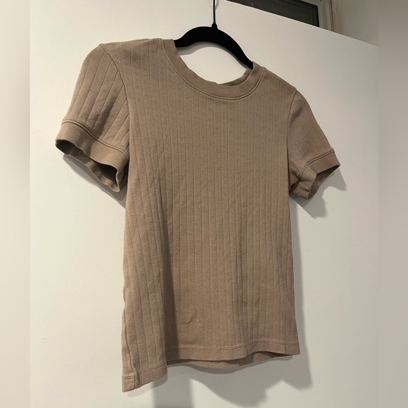 Everlane Tops - Everlane Tan Tee Shirt Top M 100% Organic Cotton